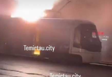 Теміртауда трамвай өртеніп кетті (ВИДЕО)