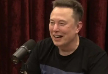 Илон Маск 5 жылдан кейін смартфондар жойылатынын болжады