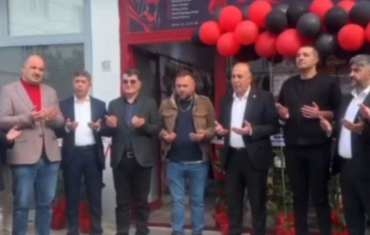 Түркияда эротикалық іш киім дүкенін дұға оқып ашты: Салтанатқа қала әкімі де қатысты