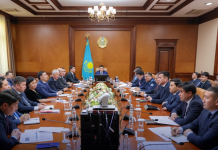 АППАРАТ ОТЫРЫСЫ: Шымкентте әкімнің қатысуымен өзекті мәселелер қаралды