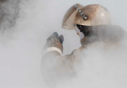 Алматыда көпқабатты үйдегі өрттен 23 адам эвакуацияланды