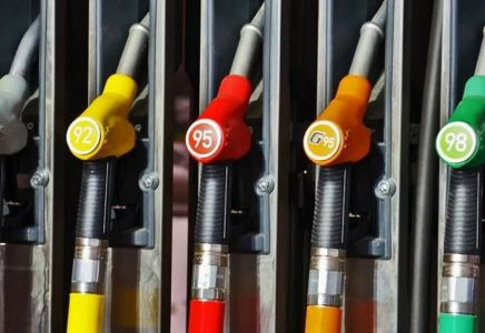 Бізде жанармай көршілерге қарағанда әлдеқайда арзан – Олжас Бектенов