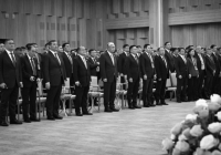 «Қазақстан - Қытай» форумына қатысушылар Каспийде қаза тапқан әскери қызметшілерді бір минут үнсіздікпен еске ал