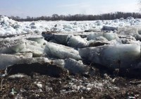 Батыс Қазақстанда мұз астына түсіп кеткен көліктен жүргізуші дер кезінде шығып үлгерді