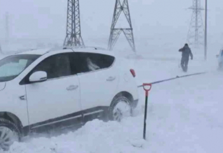 Жолдың жабылатыны туралы ескертуге қарамай көлік басқарған жүргізушілерді қандай жаза күтетіні айтылды
