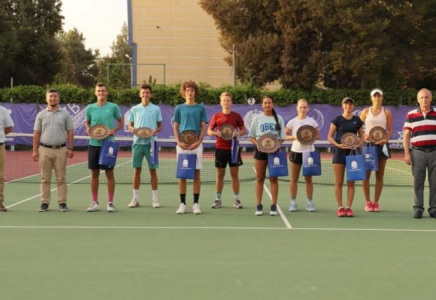 Қазақстандық жас теннисшілер Өзбекстанда өткен жарыста жеңімпаз атанды