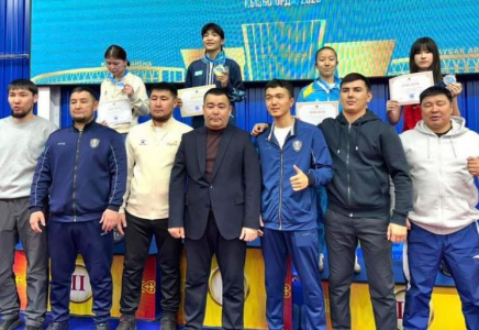 Түркістандық боксшы қыздар ел чемпионатында жеңімпаз атанды