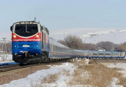 Тамбурда пышақтаған: пойызда әріптесін өлтірген ер адам 9 жылға сотталды