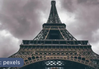 Ресей азаматы "Эйфель мұнарасынан құлап", ауруханаға түсті