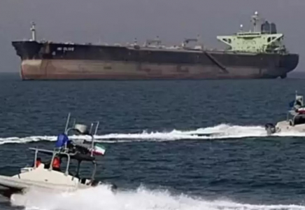 Иран Ормуз бұғазы арқылы кемелерді өткізе бастады