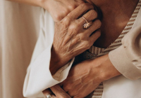 "Әжем сияқты болса екен": бойжеткен болашақта қандай енеге келін болғысы келетінін айтты