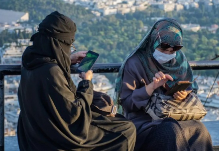 Иран билігі хиджаб кимеген әйелдерді 10 жылға соттайтын заң қабылдады