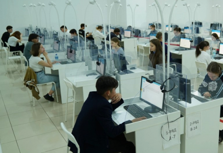 Түлектердің 80 пайызы Ұлттық бірыңғай тестілеуді мемлекеттік тілде тапсырады