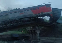 Ресейде тағы бір көпір жарылып, пойызды басып қалды