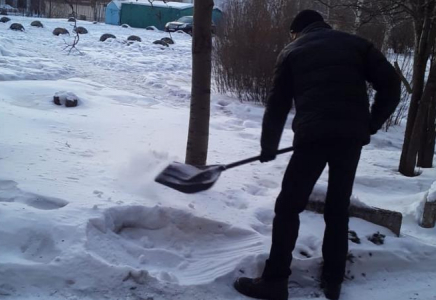 Бұрынғы әйелінің мазасын алған ер адам 300 сағаттық қоғамдық жұмысқа тартылды