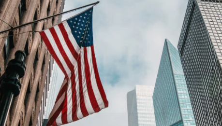 АҚШ Сауд Арабиясындағы елшілік қызметкерлеріне елден кетуді бұйырды 