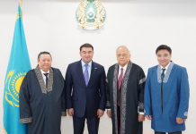 Түркістан облысының әкімі қаламгерлермен кездесіп, руханият мәселесін талқылады