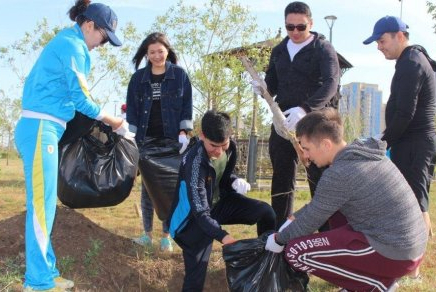 Көлік қызметкерлері кәсіби мерекесінде сенбілік өткізді