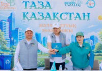 Елордада дәрігерлер, коммуналдық қызметкерлер және ұстаздар бірлесіп ағаш отырғызды