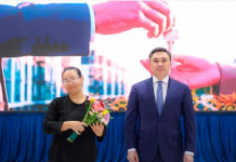 ШЫМКЕНТТЕ БАСПАНА КЕЗЕГІНДЕ ТҰРҒАН ТАҒЫ 30 ОТБАСЫ ЖАҢА ПӘТЕРЛЕРДІҢ КІЛТІНЕ ИЕ БОЛДЫ