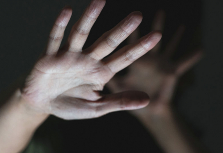 ​ Жалдамалы пәтерге шақырған: Алматы тұрғыны бұрынғы әріптесін зорлады