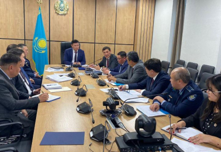 ТҮРКІСТАН: Кәмелетке толмағандар арасындағы өзекті мәселелер қаралды