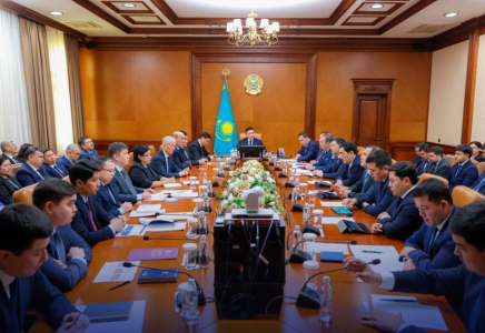 ШЫМКЕНТ: аппарат отырысында мегаполистегі өзекті мәселелер қаралды