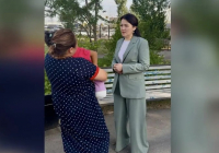 Екі аяғынан айырылған сегіз жасар Алуаға мемлекет протез салып беретін болды