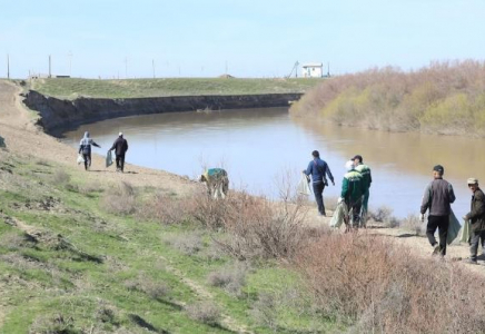 ТҮРКІСТАН: Арыста өзен жағалаулары тазартылды