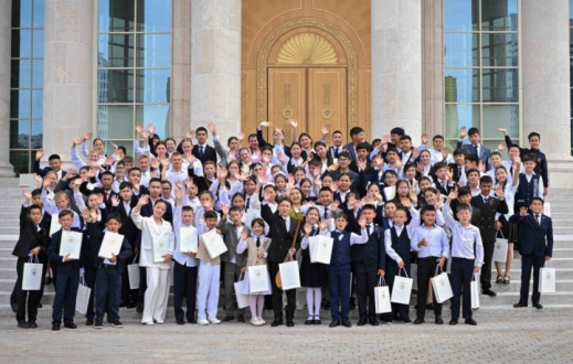 Еліміздің әр өңірінен келген оқушылар Ақорданы аралады