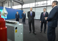 Мемлекет басшысы өңдеу өнеркәсібі кәсіпорындарының көрмесін аралап көрді