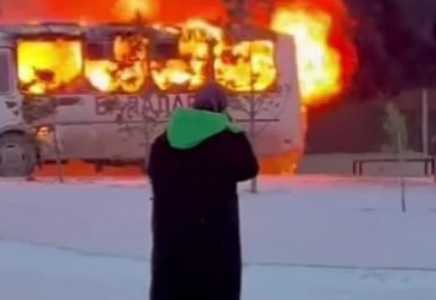 Қосшыда мектеп маңында автобус өртенді