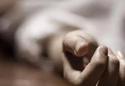 Алматыда көлік ағашқа соғылып, бір адам мерт болды