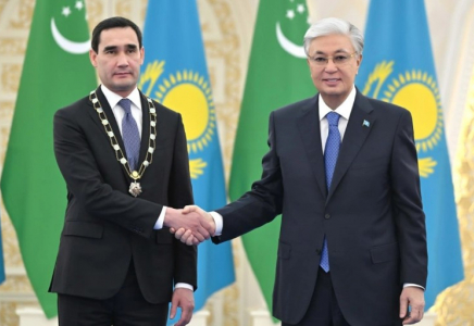 ​Мемлекет басшысы Түрікменстан Президентін «Алтын Қыран» орденімен марапаттады