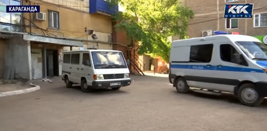 «Анасы айқай салды»: Қарағандыда екі жасар бала терезеден құлап қаза тапты (ВИДЕО)